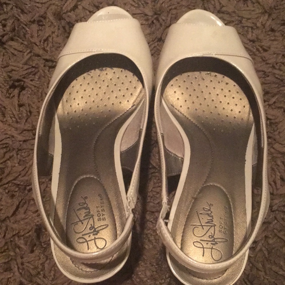 Lifestride Nude heels